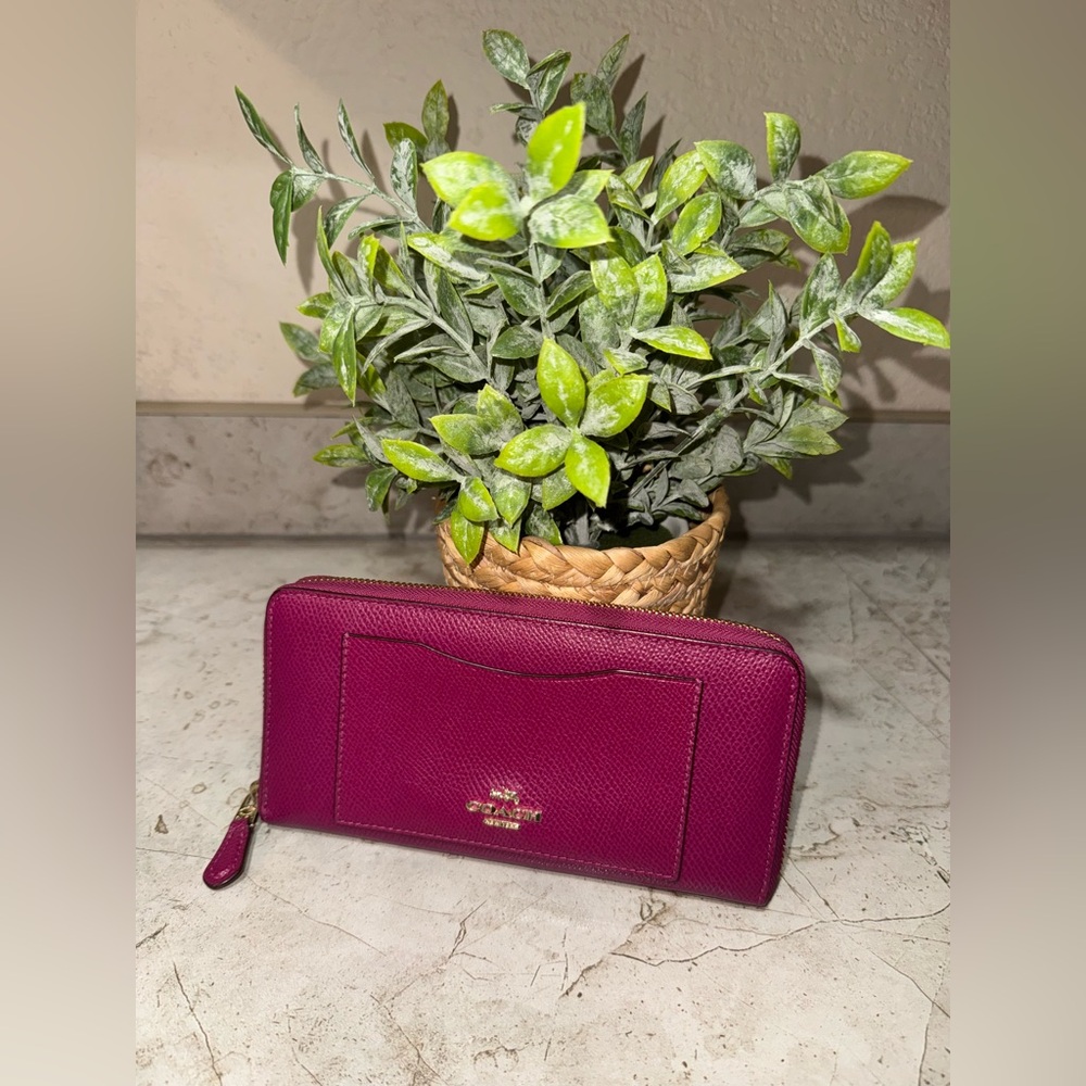 Coach Women's Magenta Wallet